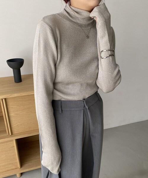 CAPRICIEUX LE'MAGE（カプリシューレマージュ）の「【リバイバルアイテム】ハイネックリブプルオーバー（ニット/セーター・レディース・ホワイト/アイボリー/グレージュ/ブラック・F）」の4枚目の写真