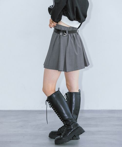 PAGEBOY(ページボーイ)の「プリーツフレアショートパンツ(パンツ・ブラック09/チャコールグレー18・F)」の9枚目の写真