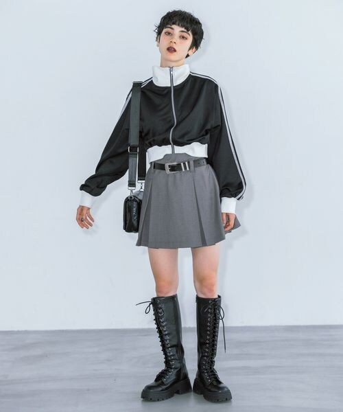 PAGEBOY(ページボーイ)の「プリーツフレアショートパンツ(パンツ・ブラック09/チャコールグレー18・F)」の11枚目の写真