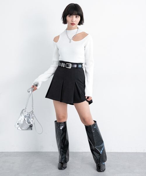 PAGEBOY(ページボーイ)の「プリーツフレアショートパンツ(パンツ・ブラック09/チャコールグレー18・F)」の6枚目の写真