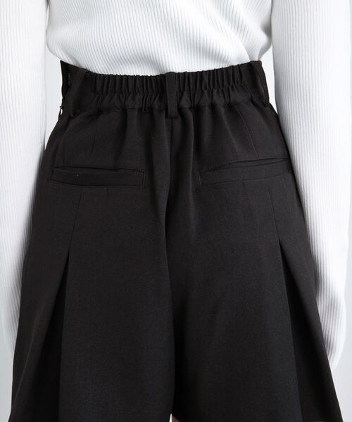 PAGEBOY(ページボーイ)の「プリーツフレアショートパンツ(パンツ・ブラック09/チャコールグレー18・F)」の15枚目の写真