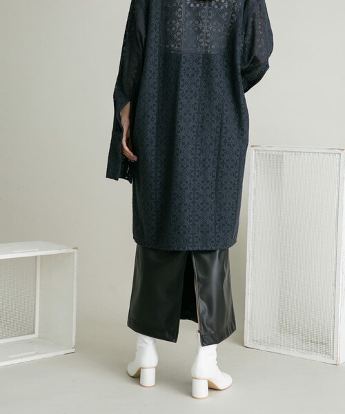 KBF(ケイビーエフ)の「フェイクレザーハイウエストタイトスカート(スカート・レディース・BLACK/BROWN・36/38)」の6枚目の写真