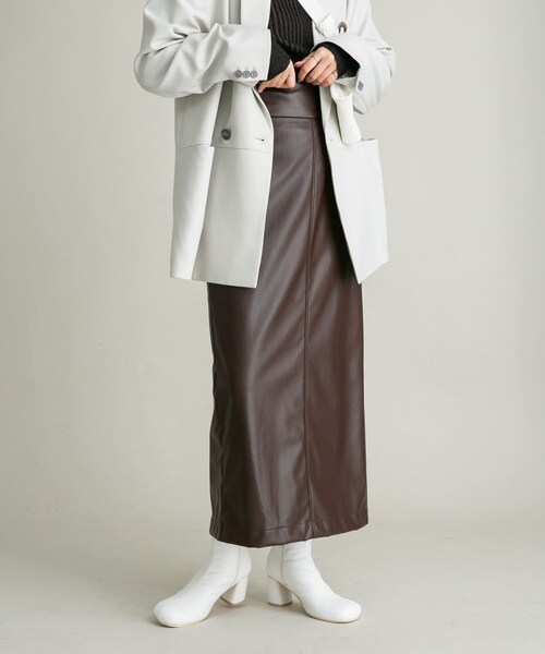 KBF(ケイビーエフ)の「フェイクレザーハイウエストタイトスカート(スカート・レディース・BLACK/BROWN・36/38)」の18枚目の写真