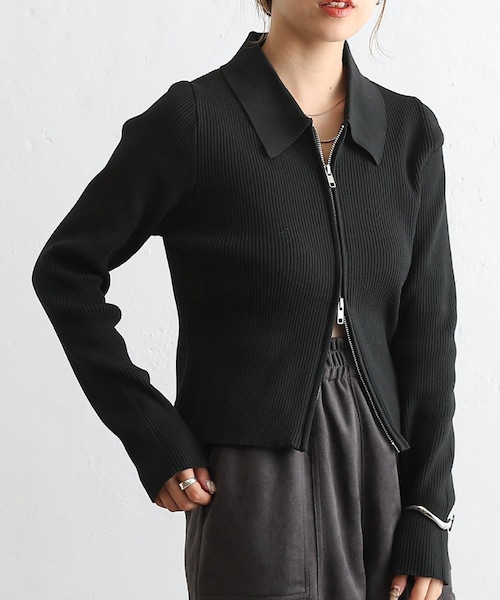 COLONY 2139（コロニートゥーワンスリーナイン）の「【9/16(土)12:00販売】エステルヤーン衿付きダブルジップリブトップス（カーディガン/ボレロ・レディース・グレージュ/グレー/レッド/ブラック・F）」の2枚目の写真