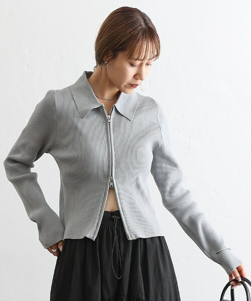 COLONY 2139（コロニートゥーワンスリーナイン）の「【9/16(土)12:00販売】エステルヤーン衿付きダブルジップリブトップス（カーディガン/ボレロ・レディース・グレージュ/グレー/レッド/ブラック・F）」の3枚目の写真