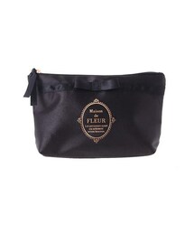 Maison de FLEUR（メゾンドフルール）の「サテンブランドロゴポーチ