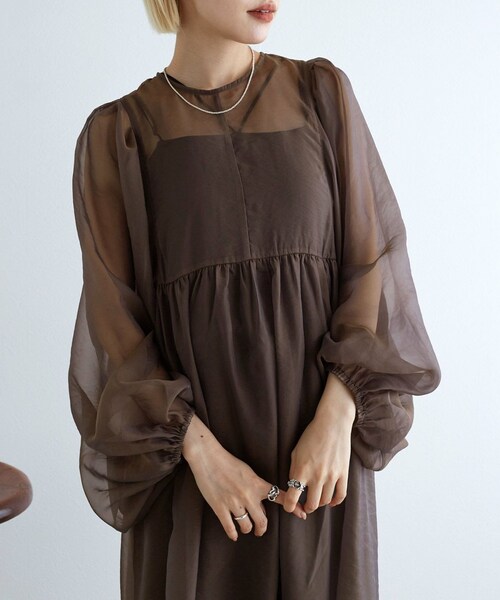 w closet（ダブルクローゼット）の「長袖ボリュームスリーブワンピース（ワンピース/ドレス・レディース・グレージュ/ブラウン・FREE）」の16枚目の写真