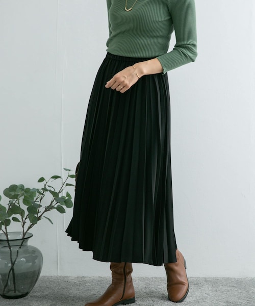 URBAN RESEARCH DOORS（アーバンリサーチドアーズ）の「プリーツロングスカート（スカート・レディース・DARK RED/BLACK/KHAKI・M）」の3枚目の写真