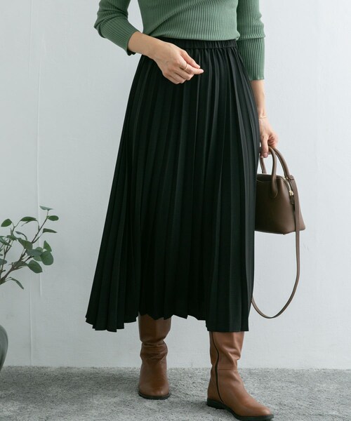 URBAN RESEARCH DOORS（アーバンリサーチドアーズ）の「プリーツロングスカート（スカート・レディース・DARK RED/BLACK/KHAKI・M）」の2枚目の写真