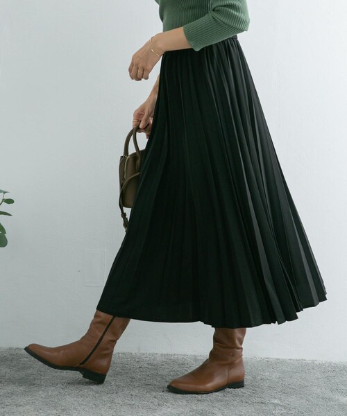 URBAN RESEARCH DOORS（アーバンリサーチドアーズ）の「プリーツロングスカート（スカート・レディース・DARK RED/BLACK/KHAKI・M）」の4枚目の写真