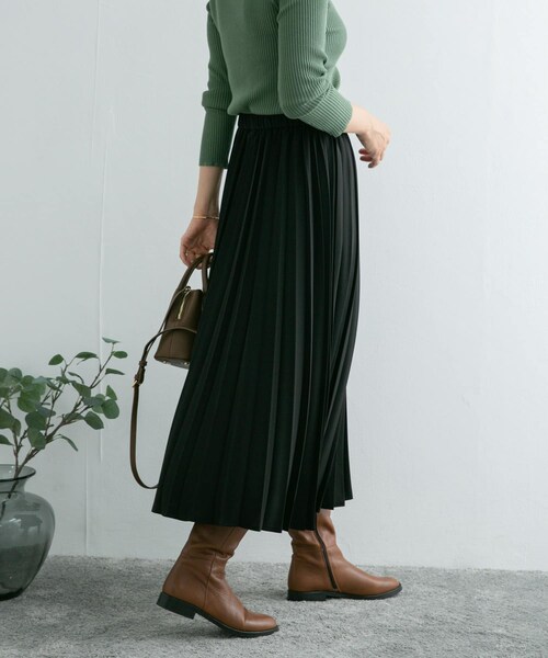 URBAN RESEARCH DOORS（アーバンリサーチドアーズ）の「プリーツロングスカート（スカート・レディース・DARK RED/BLACK/KHAKI・M）」の8枚目の写真