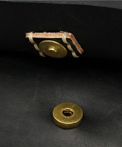 FREAK'S STORE（フリークスストア）の「カラーレザーショルダーバッグ（その他・メンズ・ブラック/キャメル/カーキ/ブラウン・ONE SIZE）」の11枚目の写真