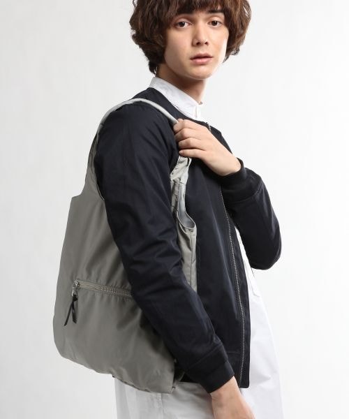 HARE(ハレ)の「LIMONTAイージートート(バッグ・メンズ・ブラック/グレー・ONE SIZE)」の2枚目の写真