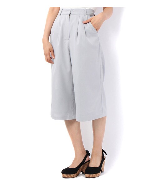 mysty woman(ミスティウーマン)の「タック入り膝下丈ワイドパンツ(その他・レディース・オフホワイト/グレー/ネイビー/ネイビー系・M)」の2枚目の写真