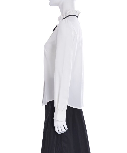 EATME（イートミー）の「グログランリボン付スタンドブラウス（トップス・レディース・アイボリー/ライトグレー/ブラック）」の8枚目の写真