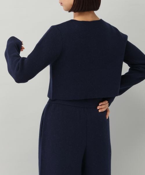 A part by（アパートバイ）の「カシミヤコンパクトニットカーディガン/WEB先行予約（トップス・レディース・チャコールグレー 18/ネイビー 88・F）」の14枚目の写真