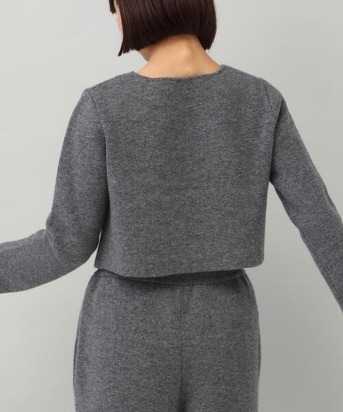 A part by（アパートバイ）の「カシミヤコンパクトニットカーディガン/WEB先行予約（トップス・レディース・チャコールグレー 18/ネイビー 88・F）」の8枚目の写真