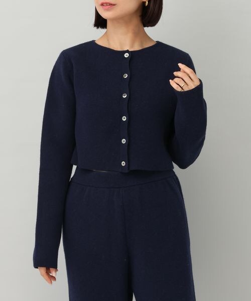 A part by（アパートバイ）の「カシミヤコンパクトニットカーディガン/WEB先行予約（トップス・レディース・チャコールグレー 18/ネイビー 88・F）」の13枚目の写真