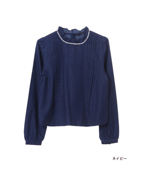 w closet（ダブルクローゼット）の「パール付きピンタックブラウス（トップス・レディース・オフホワイト/ネイビー・FREE）」の3枚目の写真