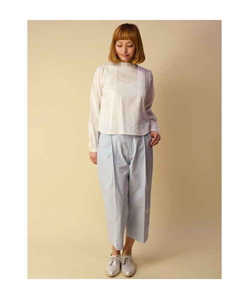 w closet（ダブルクローゼット）の「パール付きピンタックブラウス（トップス・レディース・オフホワイト/ネイビー・FREE）」の9枚目の写真