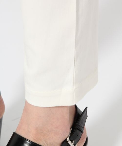 LEPSIM（レプシィム）の「コットン／レーヨン／ＰＵテーパードパンツ（パンツ・レディース・オフ/ベージュ/ライトブルー/ネイビー・Ｍ/Ｌ）」の14枚目の写真