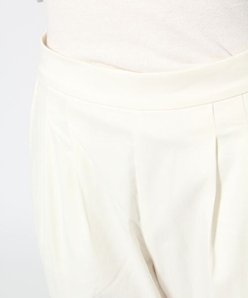 LEPSIM（レプシィム）の「コットン／レーヨン／ＰＵテーパードパンツ（パンツ・レディース・オフ/ベージュ/ライトブルー/ネイビー・Ｍ/Ｌ）」の11枚目の写真