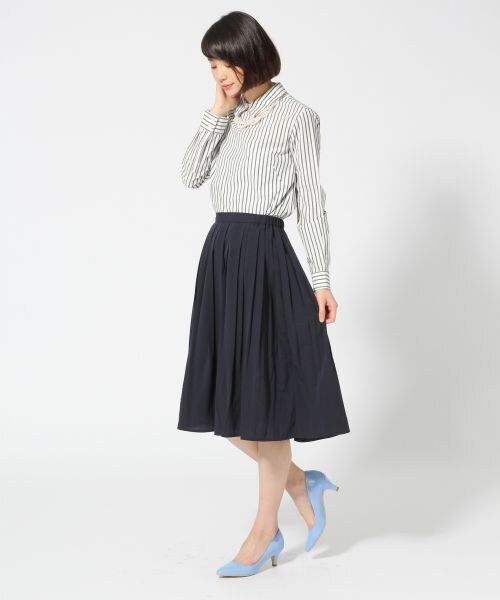 LEPSIM(レプシィム)の「スソケシランダムプリーツスカート(スカート・レディース・オフ/イエロー/サックス/ダークネイビー・M/L)」の8枚目の写真