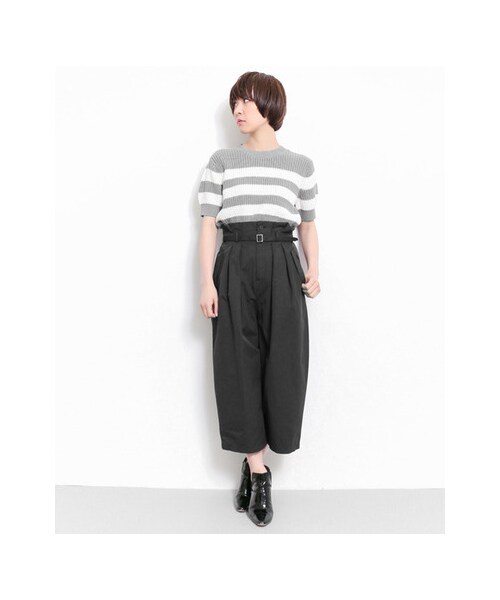 KBF(ケイビーエフ)の「クロップドビッグパンツ(パンツ・レディース・L.KHAKI/WHITE/BLACK・one)」の5枚目の写真