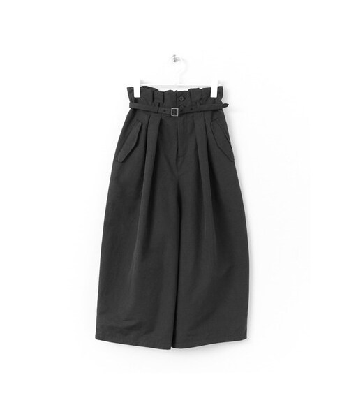 KBF(ケイビーエフ)の「クロップドビッグパンツ(パンツ・レディース・L.KHAKI/WHITE/BLACK・one)」の3枚目の写真