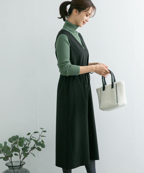 URBAN RESEARCH DOORS(アーバンリサーチドアーズ)の「『UR TECH』ツイルフレアジャンパースカート(ワンピース/ドレス・レディース・CHARCOAL/BLACK/CHOCO・M)」の5枚目の写真
