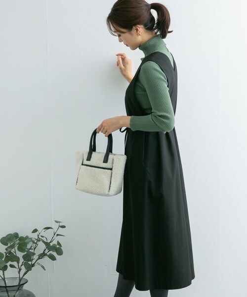 URBAN RESEARCH DOORS(アーバンリサーチドアーズ)の「『UR TECH』ツイルフレアジャンパースカート(ワンピース/ドレス・レディース・CHARCOAL/BLACK/CHOCO・M)」の7枚目の写真