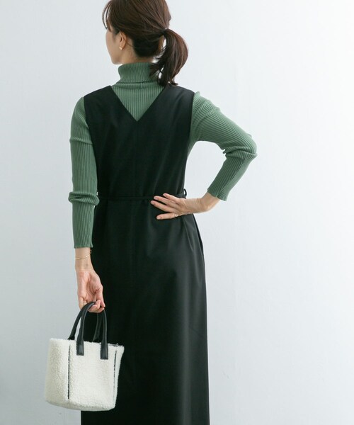 URBAN RESEARCH DOORS(アーバンリサーチドアーズ)の「『UR TECH』ツイルフレアジャンパースカート(ワンピース/ドレス・レディース・CHARCOAL/BLACK/CHOCO・M)」の6枚目の写真