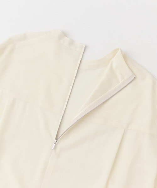Scye(サイ)の「Scye Wool Tropical Blouse(トップス・レディース・クロ/エクリュ・38)」の7枚目の写真