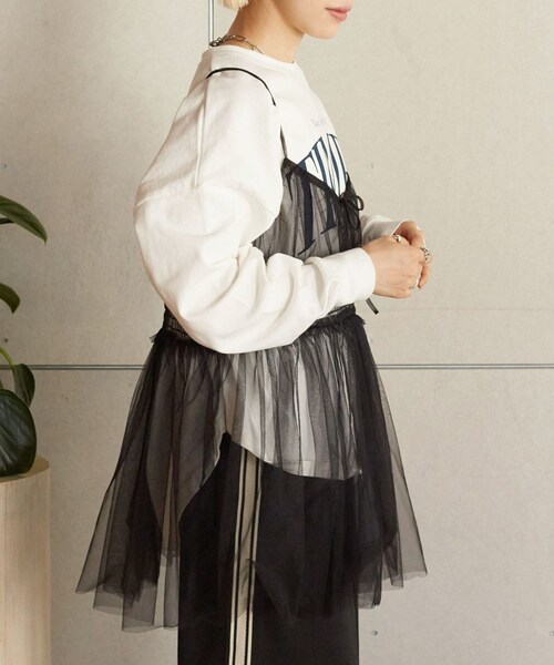 w closet（ダブルクローゼット）の「チュールオーバーキャミソール（トップス・レディース・エクリュ/ブラック/オフホワイト/クロB・FREE）」の18枚目の写真