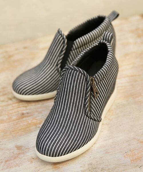 Heather（ヘザー）の「ZIPインヒールスリッポン（シューズ・レディース・オフホワイト/ブラック/ストライプ/デニム・Ｍ（23.0～23.5）/Ｌ（24.0～24.5））」の3枚目の写真