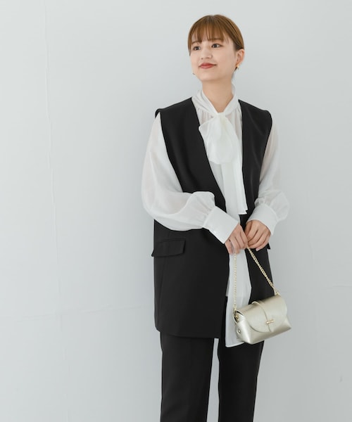 URBAN RESEARCH（アーバンリサーチ）の「ボリュームボウタイブラウス（トップス・レディース・WHITE/NAVY・FREE）」の8枚目の写真