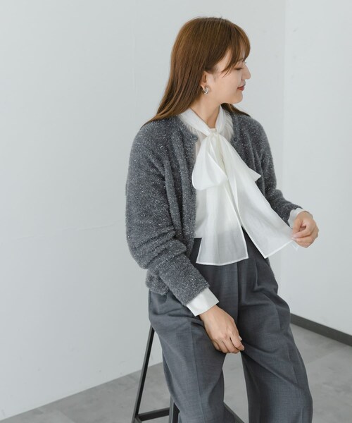 URBAN RESEARCH（アーバンリサーチ）の「ボリュームボウタイブラウス（トップス・レディース・WHITE/NAVY・FREE）」の20枚目の写真