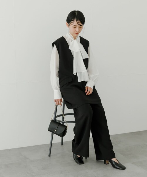 URBAN RESEARCH（アーバンリサーチ）の「ボリュームボウタイブラウス（トップス・レディース・WHITE/NAVY・FREE）」の22枚目の写真