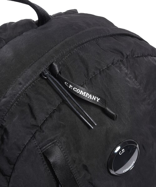C.P. COMPANY（シーピーカンパニー）の「NYLON B LENS BACKPACK（バッグ・メンズ・BLACK/01・F）」の5枚目の写真