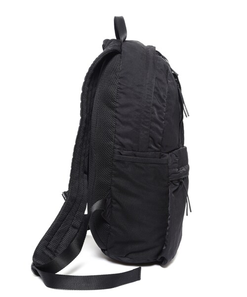 C.P. COMPANY（シーピーカンパニー）の「NYLON B LENS BACKPACK（バッグ・メンズ・BLACK/01・F）」の4枚目の写真