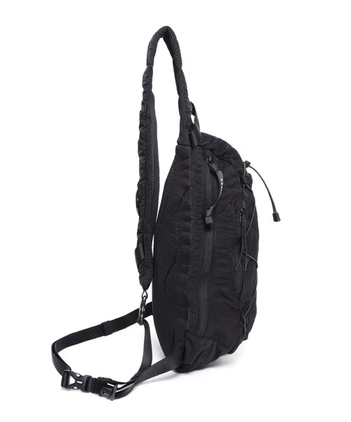 C.P. COMPANY（シーピーカンパニー）の「NYLON B CROSSBODY RUCKSACK（バッグ・メンズ・BLACK/01・F）」の4枚目の写真