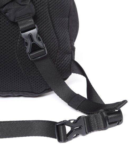 C.P. COMPANY（シーピーカンパニー）の「NYLON B CROSSBODY RUCKSACK（バッグ・メンズ・BLACK/01・F）」の7枚目の写真