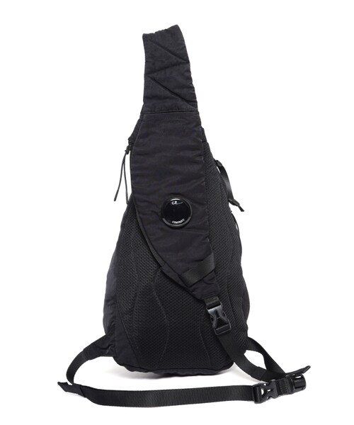 C.P. COMPANY（シーピーカンパニー）の「NYLON B CROSSBODY RUCKSACK（バッグ・メンズ・BLACK/01・F）」の3枚目の写真