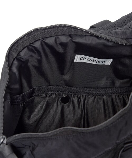 C.P. COMPANY（シーピーカンパニー）の「NYLON B CROSSBODY RUCKSACK（バッグ・メンズ・BLACK/01・F）」の10枚目の写真