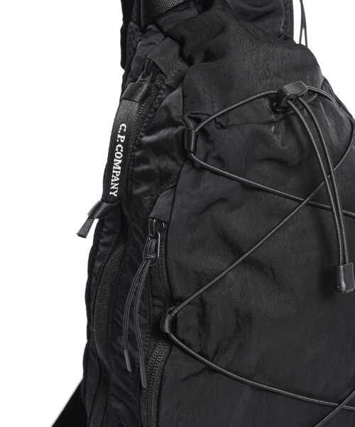 C.P. COMPANY（シーピーカンパニー）の「NYLON B CROSSBODY RUCKSACK（バッグ・メンズ・BLACK/01・F）」の5枚目の写真