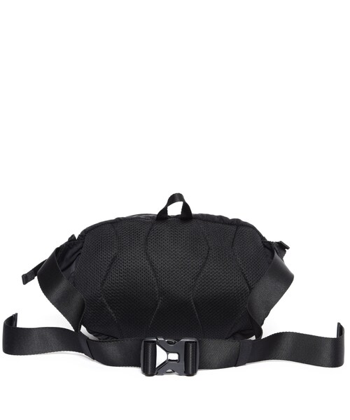 C.P. COMPANY（シーピーカンパニー）の「NYLON B CROSSBODY PACK（バッグ・メンズ・BLACK/01/GREEN/30・F）」の4枚目の写真