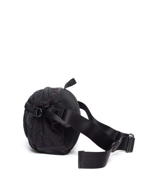 C.P. COMPANY（シーピーカンパニー）の「NYLON B CROSSBODY PACK（バッグ・メンズ・BLACK/01/GREEN/30・F）」の3枚目の写真