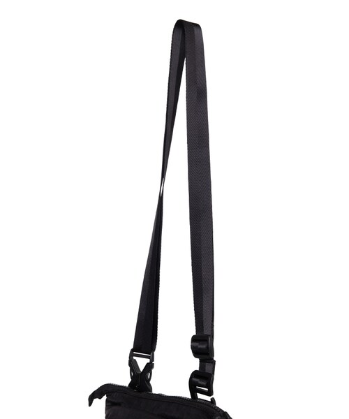 C.P. COMPANY（シーピーカンパニー）の「NYLON B CROSSBODY POUCH（バッグ・メンズ・BLACK/01・F）」の5枚目の写真