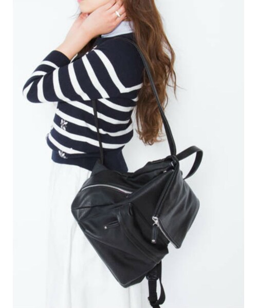 dazzlin（ダズリン）の「【goods】FOLDレザーリュック（バッグ・レディース・ホワイト/ブラック・F）」の5枚目の写真