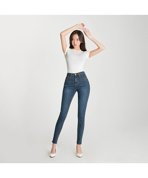chuu（チュー）の「[Nana] Mid Rise Waistband Dark Blue Skinny Jeans（その他・レディース・기타・ONE SIZE）」の5枚目の写真